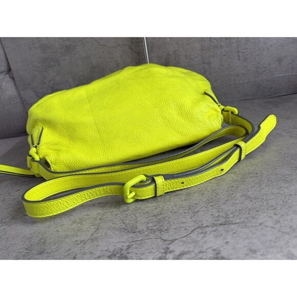 MARC BY MARC JACOBS Classic Q NATASHA Leather Crossbody Purse Bag Neon Yellow - Picture 6 of 11